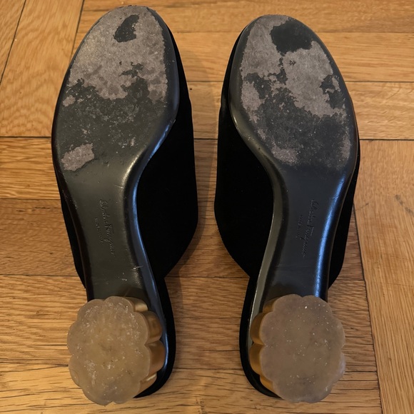 SALVATORE FERRAGAMO LIVORNO Low Heel Mules Black Velvet Gold Block Heel 7.5 - Picture 5 of 7